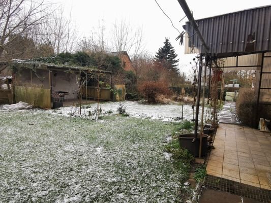 6. Terrasse und Garten.jpg