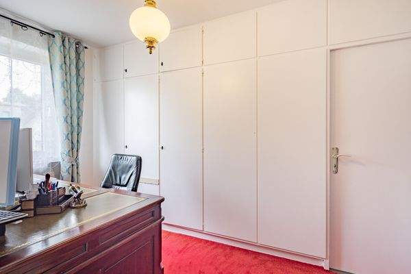 10 Durchgang Zimmer 1.jpg