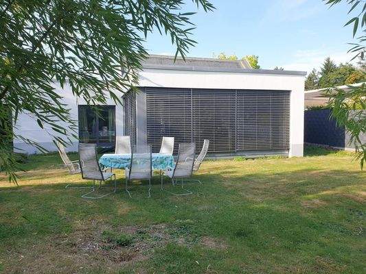 Teilansicht Garten u. Haus  (1)