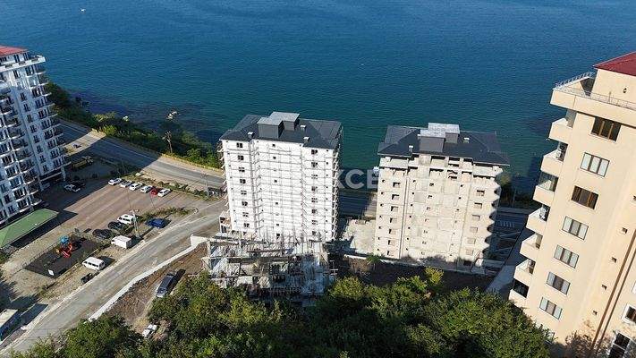 3-Bedroom Apartments in New Building in Trabzon Konakonu