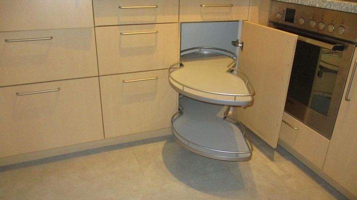 Einbauküche Eckschrank Auszug