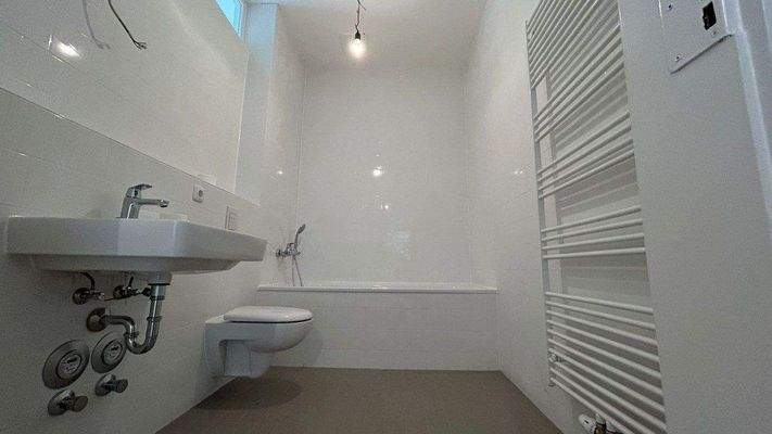 Referenzbild Wannenbad