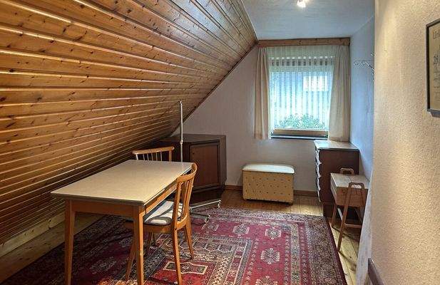 Zimmer Dachgeschoss links