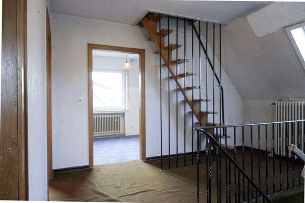 DG, Flur, Zugang Spitzboden