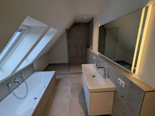 fast bodengleiche Dusche