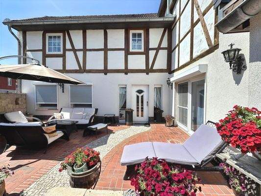 Terrasse / Eingang Wohnung 1