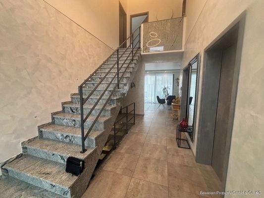 Eingangsbereich mit Galerie