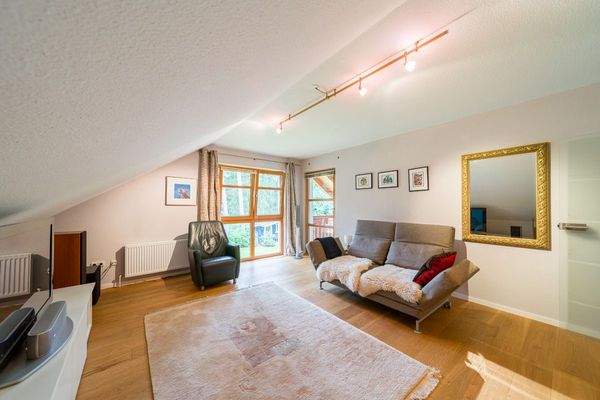 Zimmer 2 mit Zugang Balkon OG 