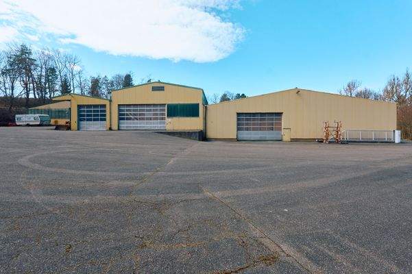 Halle 1, 2 und 3 mit Freifläche 