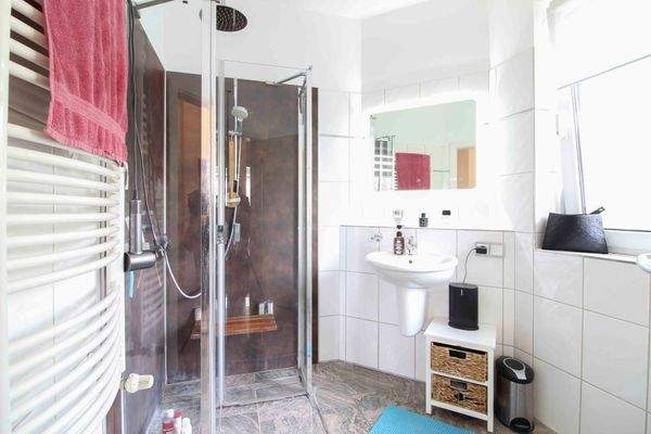 Duschbad  Gäste-WC EG