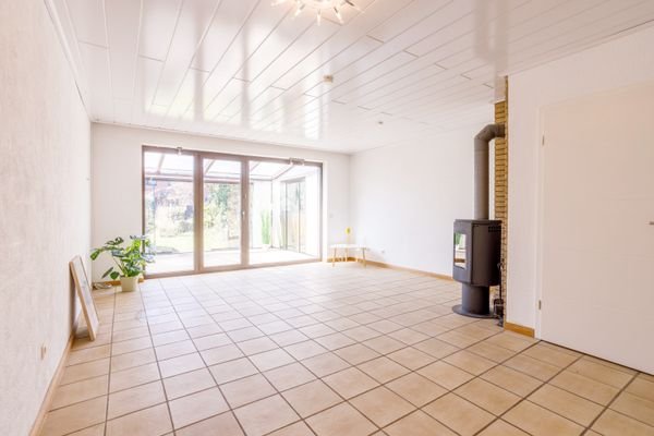 Wohnzimmer mit Ofen.jpg