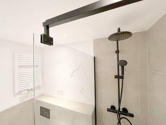 Raindance und Braus und Glasabtrennung