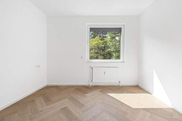 2025-08-26-S01333-009