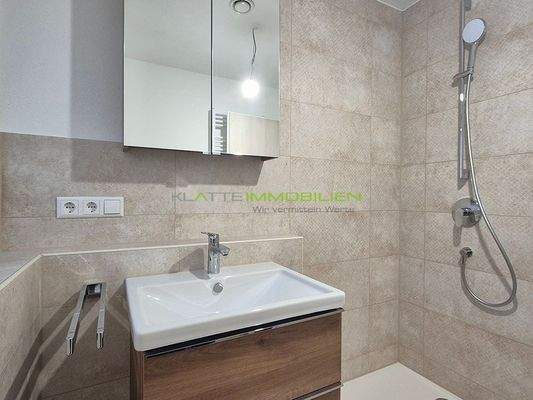 DB Badezimmer 01 mit Dusche