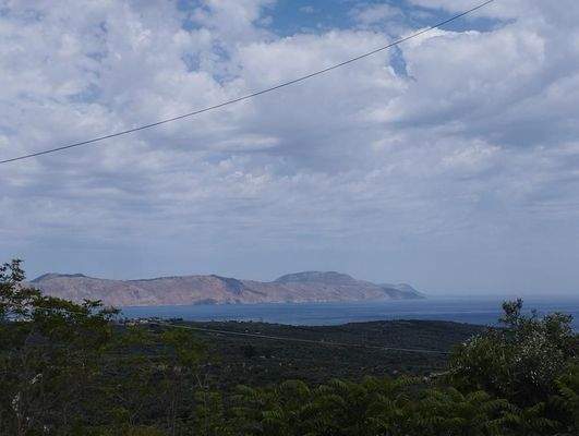 Schöne Aussicht auf das Meer und die Berge in Episkopi- Baugrundstück