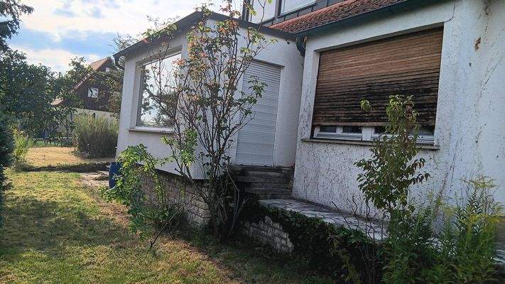 Südseite mit Garten