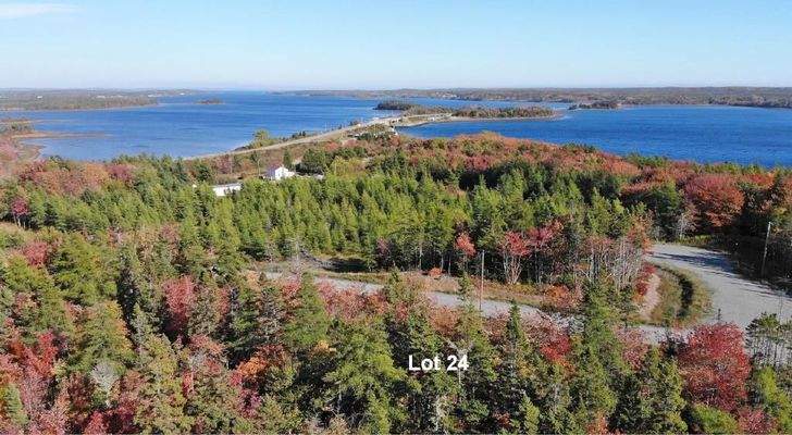 Cape Breton - 37-Hektar-Areal mit Atlantik-Zugang 