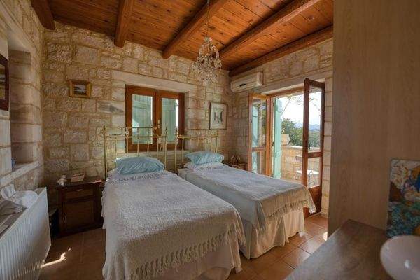 Kreta, Vamos: Möblierte Steinvilla mit Panoramablick auf Meer und Berge zu verkaufen