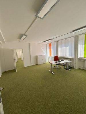 Büro_2.jpg
