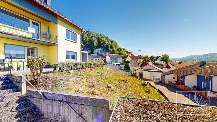 EG - Terrasse - Vorgarten