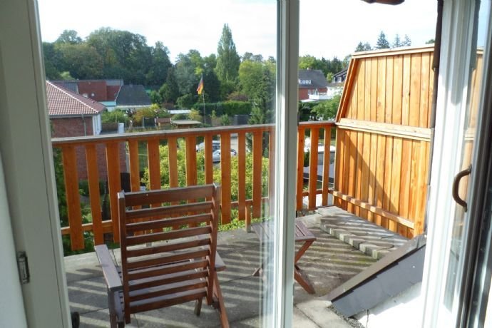 Schön(er) wohnen auf 2 Etagen mit sonnigem Balkon in Top Lage am Sonnenhügel