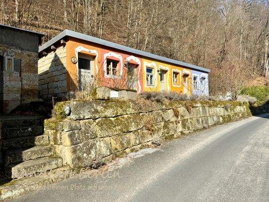 Gebäude mit drei Doppelzimmern am Elbhang, gegenüb