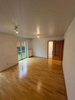 Wohnzimmer (2)-1.jpg