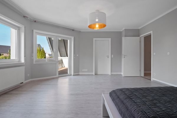 Schlafzimmer mit Ankleide