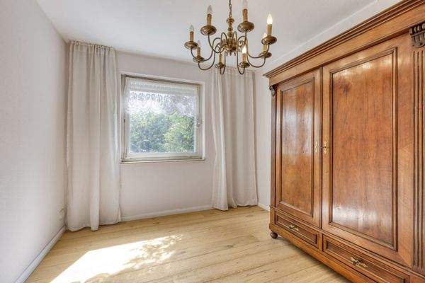 Weiteres Zimmer mit Gartenblick