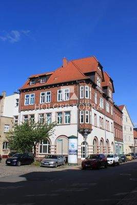 09 Wohn- und Geschäfshaus