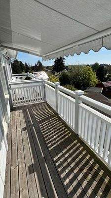 Balkon mit Markiese.jpg