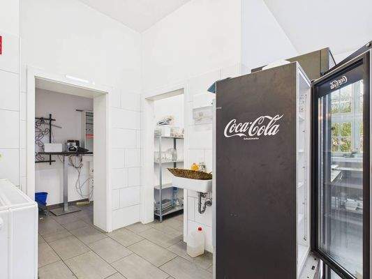 CAM03784G0-PR0093-STILL022-thumbnail-h750-70