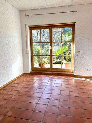 UG: Schlafzimmer mit Zugang zur Terrasse