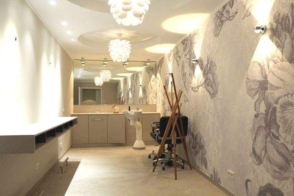 Friseur und Kosmetik (Echtfoto!!!)