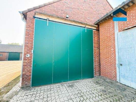 Tür zum vorderen Lager