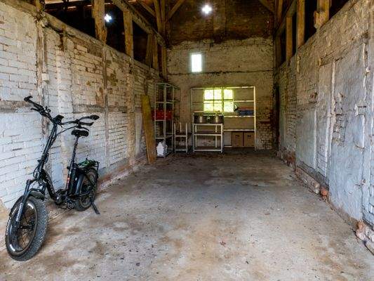 Wirtschaftsgebäude Garage 8163.jpg