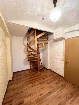 Durchgangszimmer im Souterrain