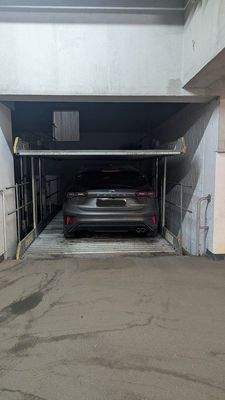 Tiefgaragenstellplatz.jpg