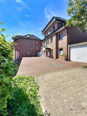 die ETW befindet sich im 6-Familienhaus