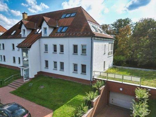 Gebäudeansicht Zugang