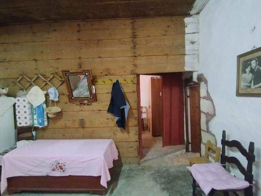 Kreta, Agii Pantes: Klassisches Steinhaus in traditionellem Dorf zu verkaufen