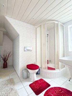 Badezimmer im Dachgeschoss