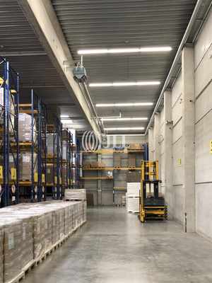 Innenansicht Halle - JLL