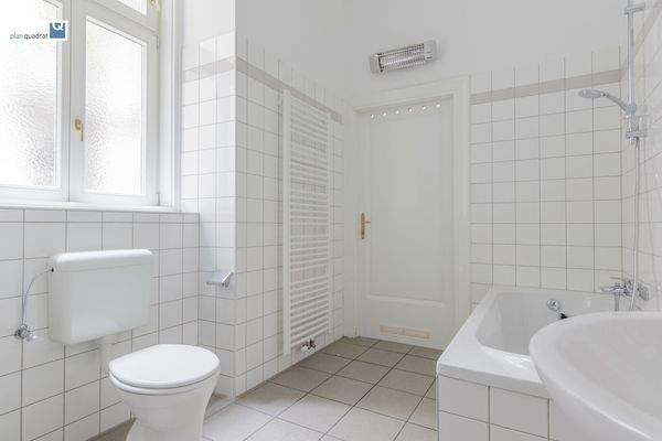 Badezimmer (ca. 6,80 qm)