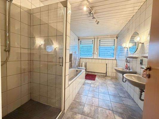 Badezimmer II OG