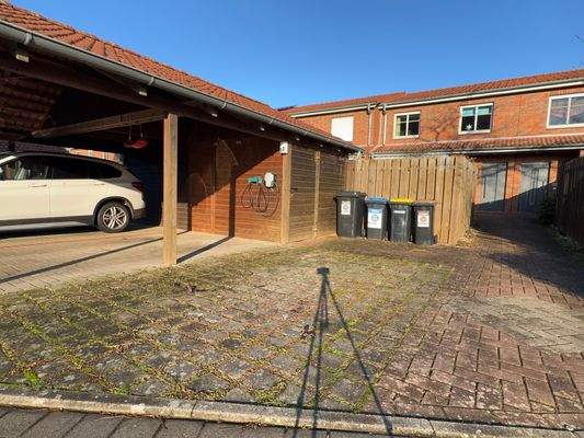 Haus-/Carportansicht