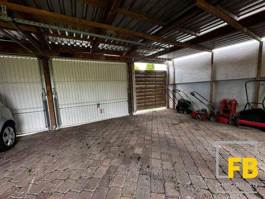 Großzügiger Garagenstellplatz