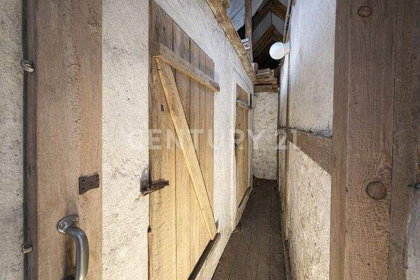 Raum Dachgeschoss Räucheröfen