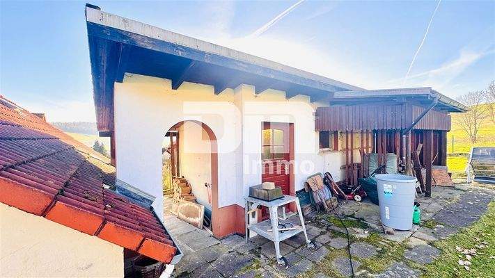 Nebengebäude 2 massiv + Gewächshaus / Freisitz