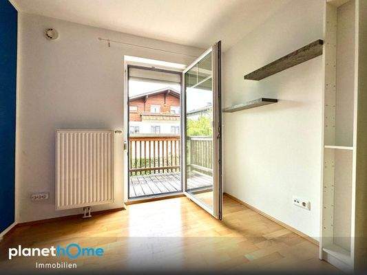 Zimmer 2 mit Balkonzugang